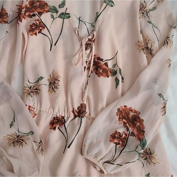 Forever 21 floral romper size medium - Picture 2 of 11